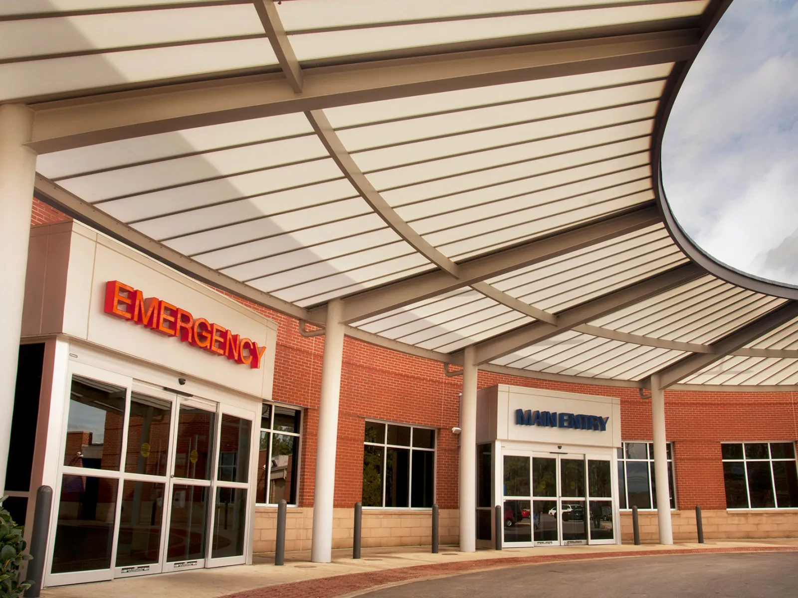 The entrance of AdventHealth Murray